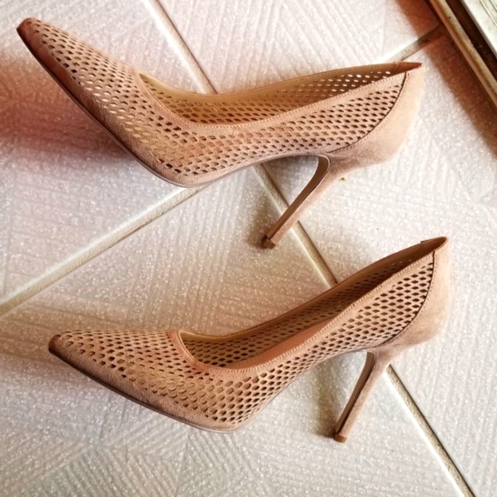 Tan BCBG Heels Genuinie Leather Size 7